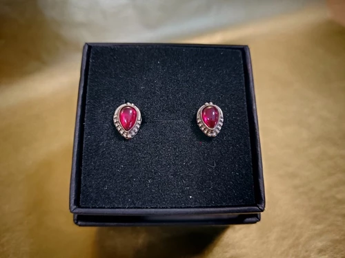 BOUCLE D'OREILLE GRENAT ROUGE