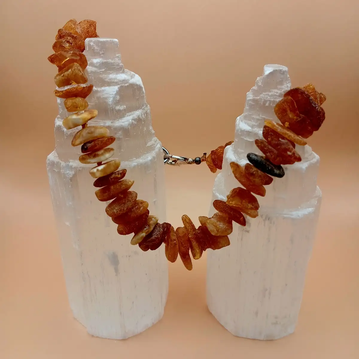 Collier Anti-Puces et Anti-Tiques en Ambre Naturel avec Chaîne – 25/30 cm