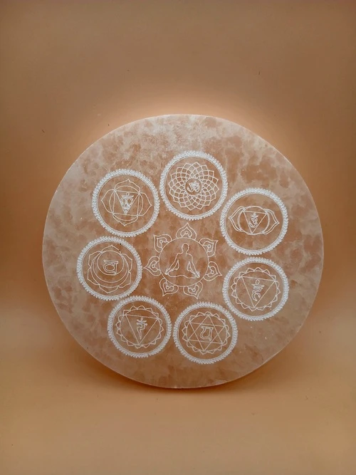 Palet de Sélénite –Gravure Yogi & 7 Chakras