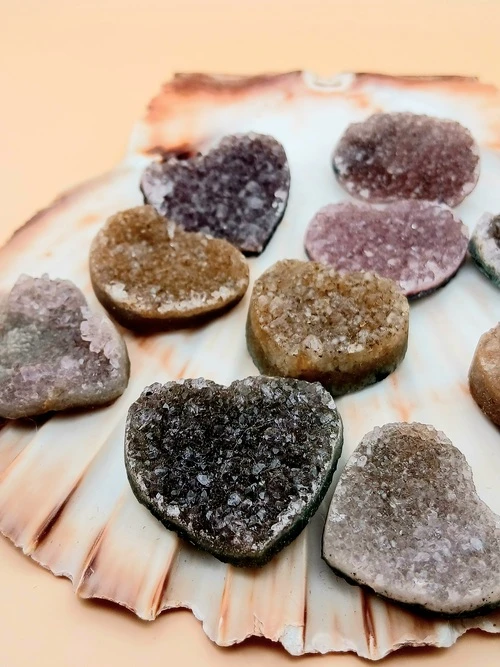 Galet Cœur Améthyste Rainbow – Brute