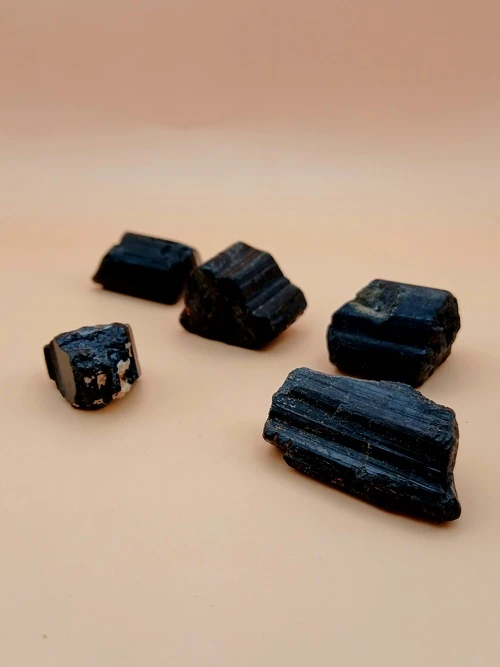 Petite Tourmaline Noire Brute