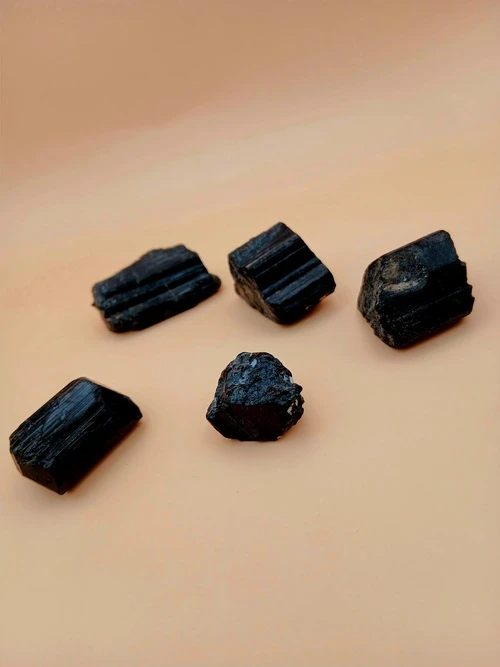 Petite Tourmaline Noire Brute