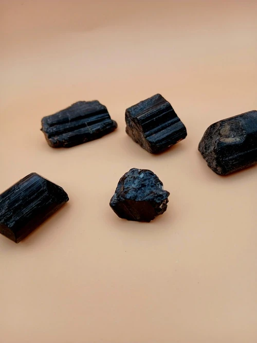 Petite Tourmaline Noire Brute
