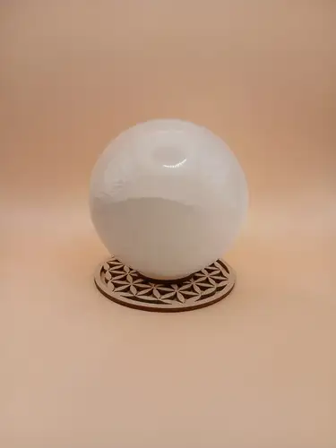 Sphère en Sélénite avec Socle Gravé Fleur de Vie – Taille Moyenne