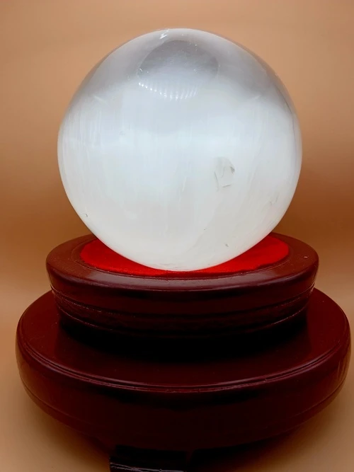 Grande Sphère en Sélénite avec Socle en Bois