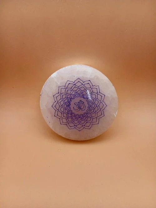 Set de 7 Petits Palets en Sélénite – Chakras Gravés