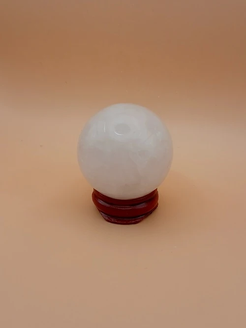 Petite Sphère en Cristal de Roche avec Socle en Bois