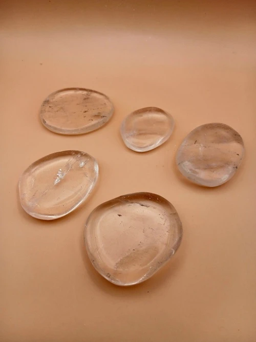 Galet Plat en Cristal de Roche