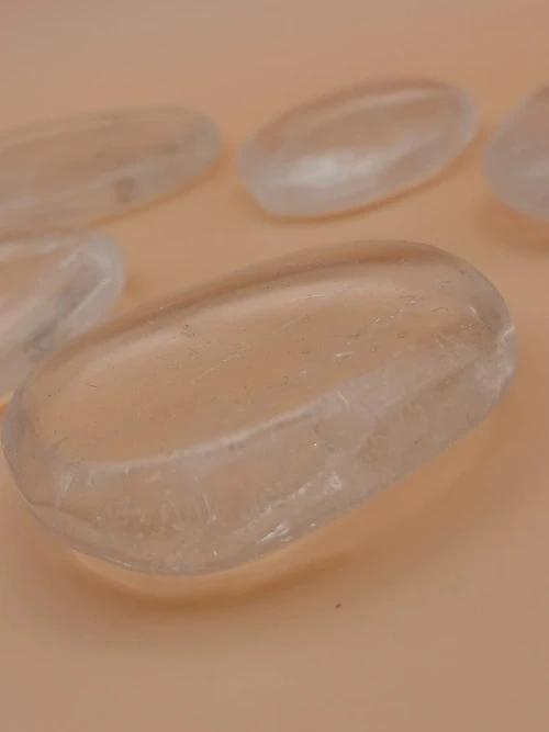 Galet Plat en Cristal de Roche