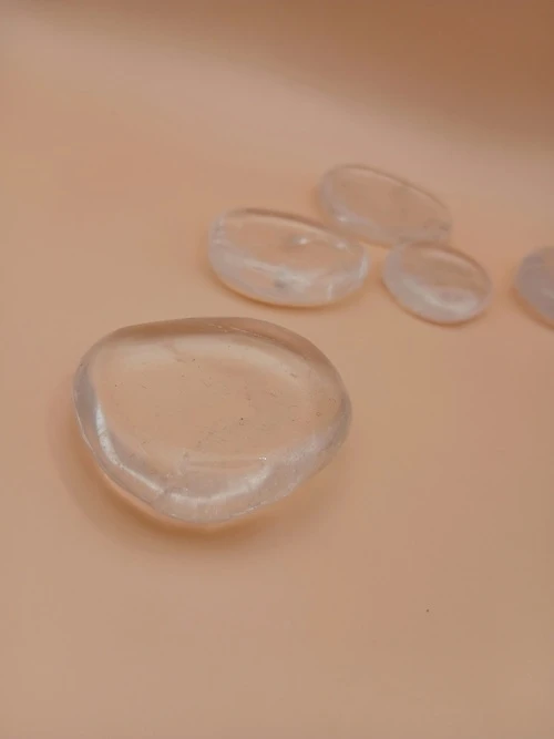 Galet Plat en Cristal de Roche