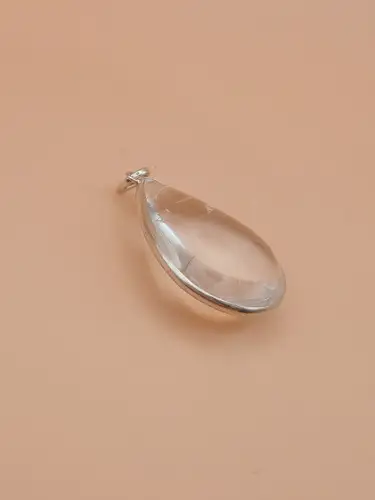 Pendentif Goutte en Cristal de Roche