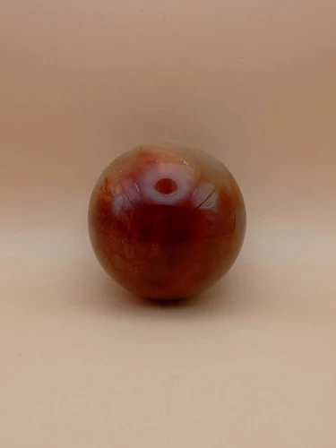 Sphère en Cornaline avec Socle en Bois