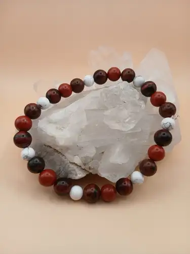 Bracelet en Howlite, Œil de Taureau & Jaspe Rouge – Force et Sérénité