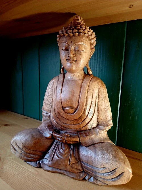 Statue de Bouddha en bois – Posture de méditation – 30 cm