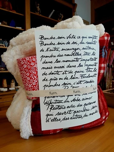 Coffret Cocooning – Plaid Effet Écossais, Boîte à Thé en Papier Japonais & Message de Guidance