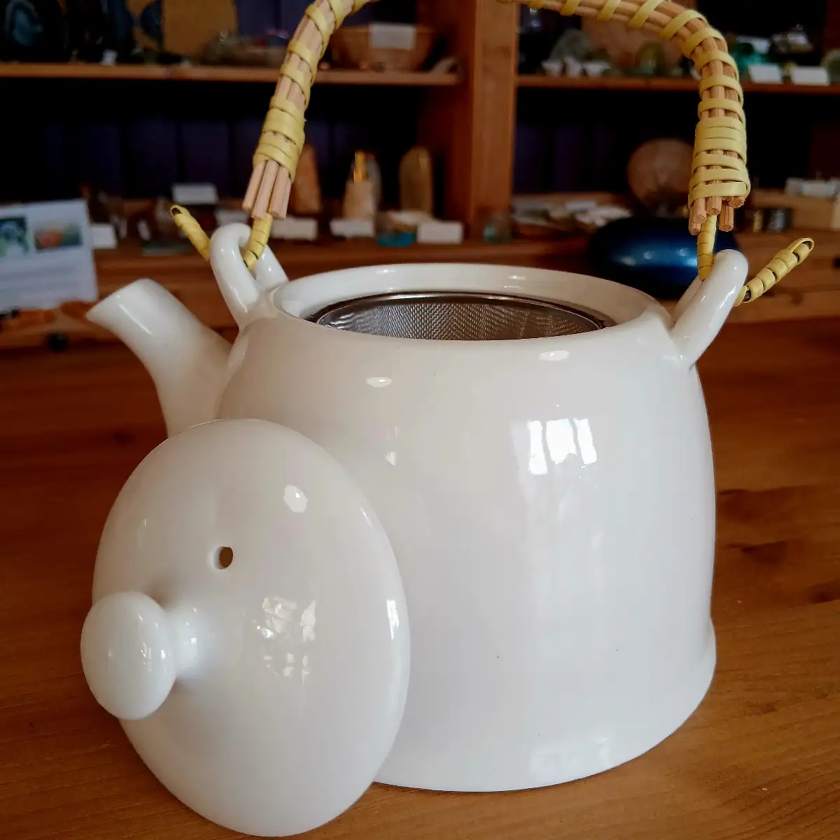 Coffret théière en céramique – 4 personnes avec 6 tasses assorties