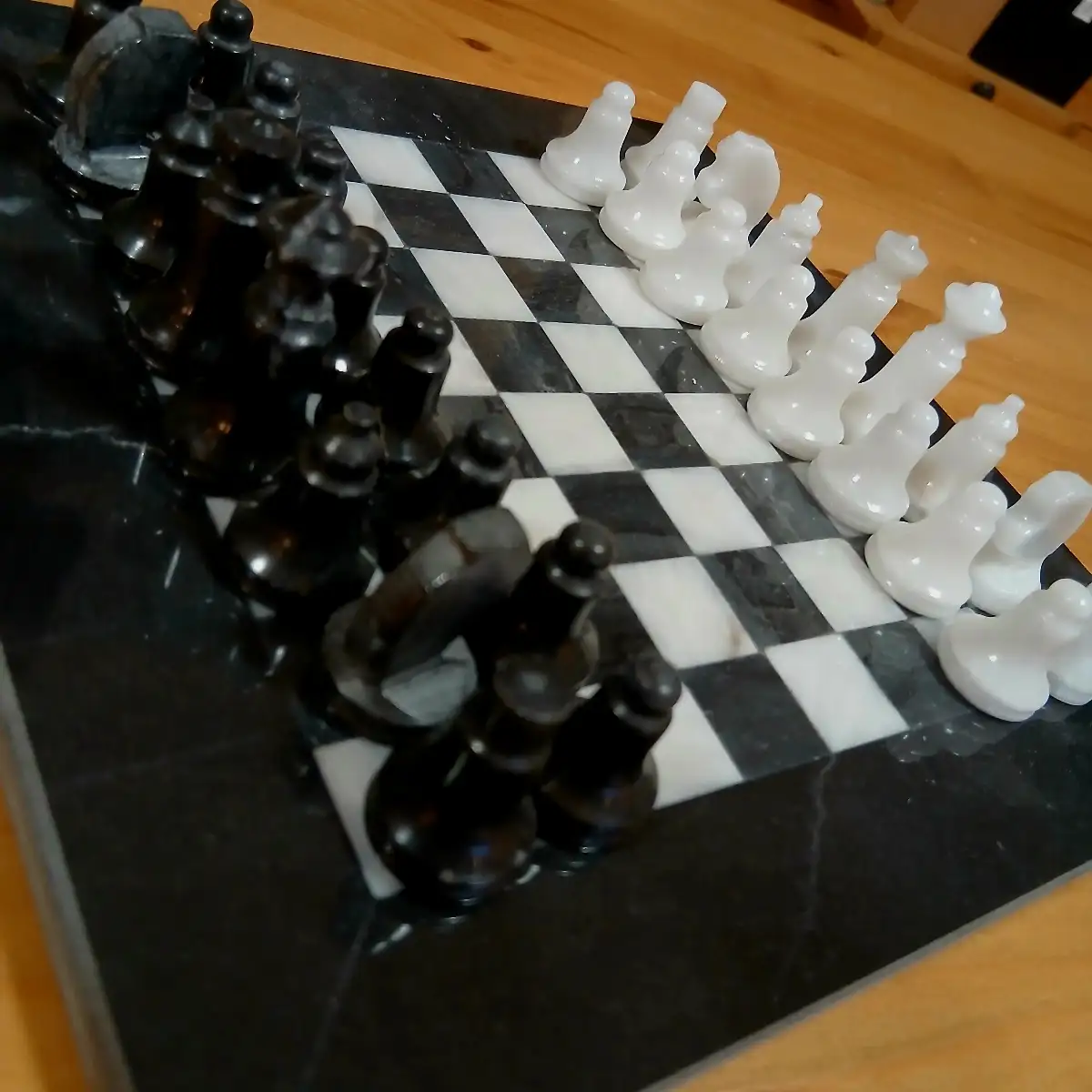 Jeu d'échecs en Onyx Blanc et Noir