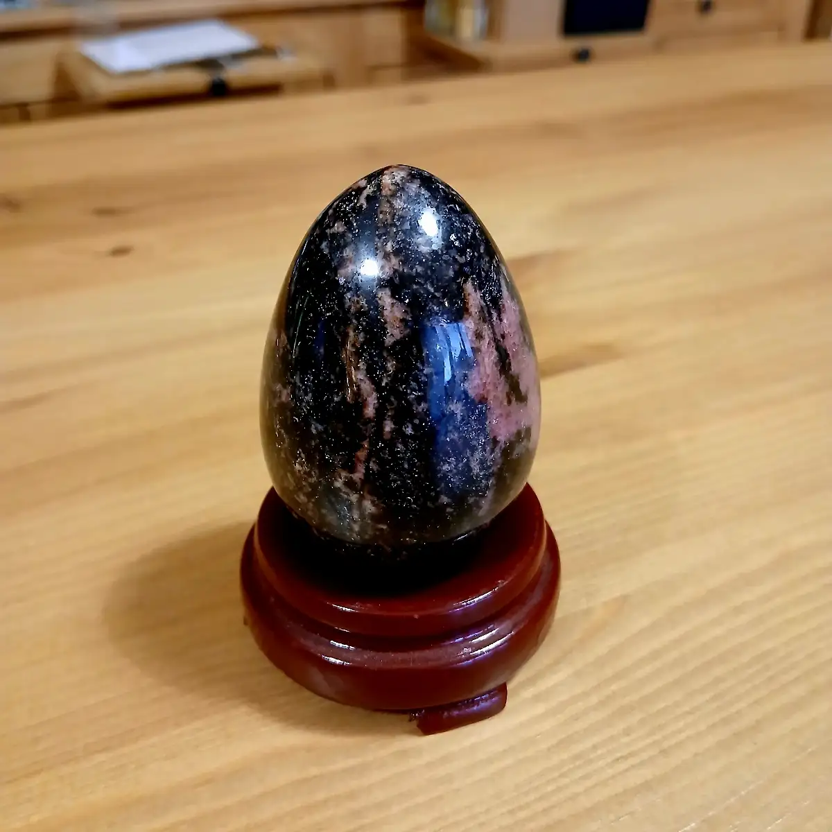 Œuf en Rhodonite Taille Moyenne