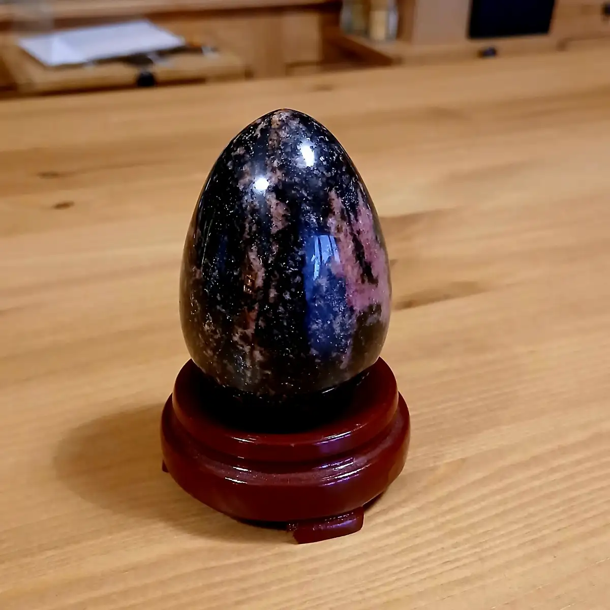 Œuf en Rhodonite Taille Moyenne