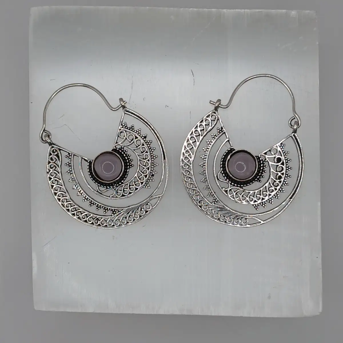 ? Boucles d’oreilles argentées & Améthyste – Élégance bohème et sérénité