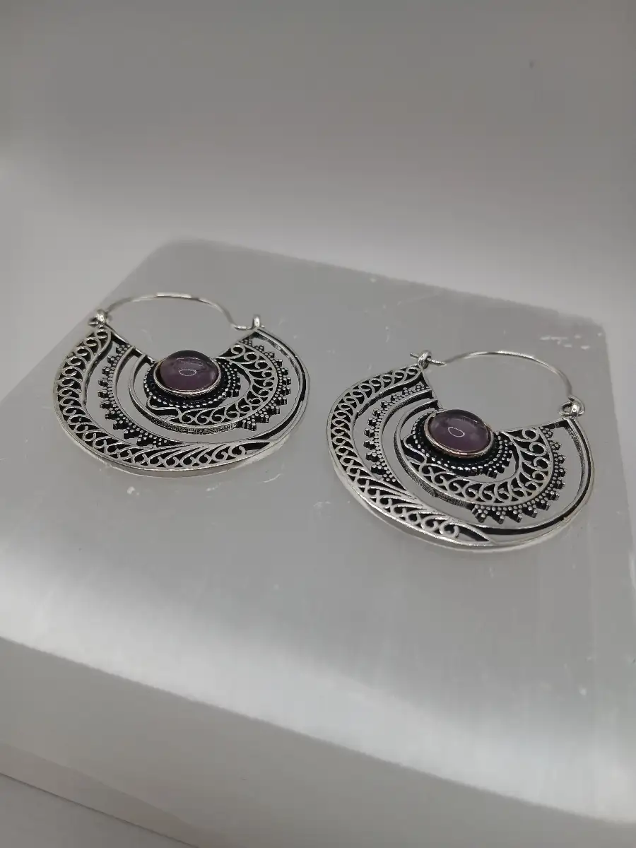 ? Boucles d’oreilles argentées & Améthyste – Élégance bohème et sérénité