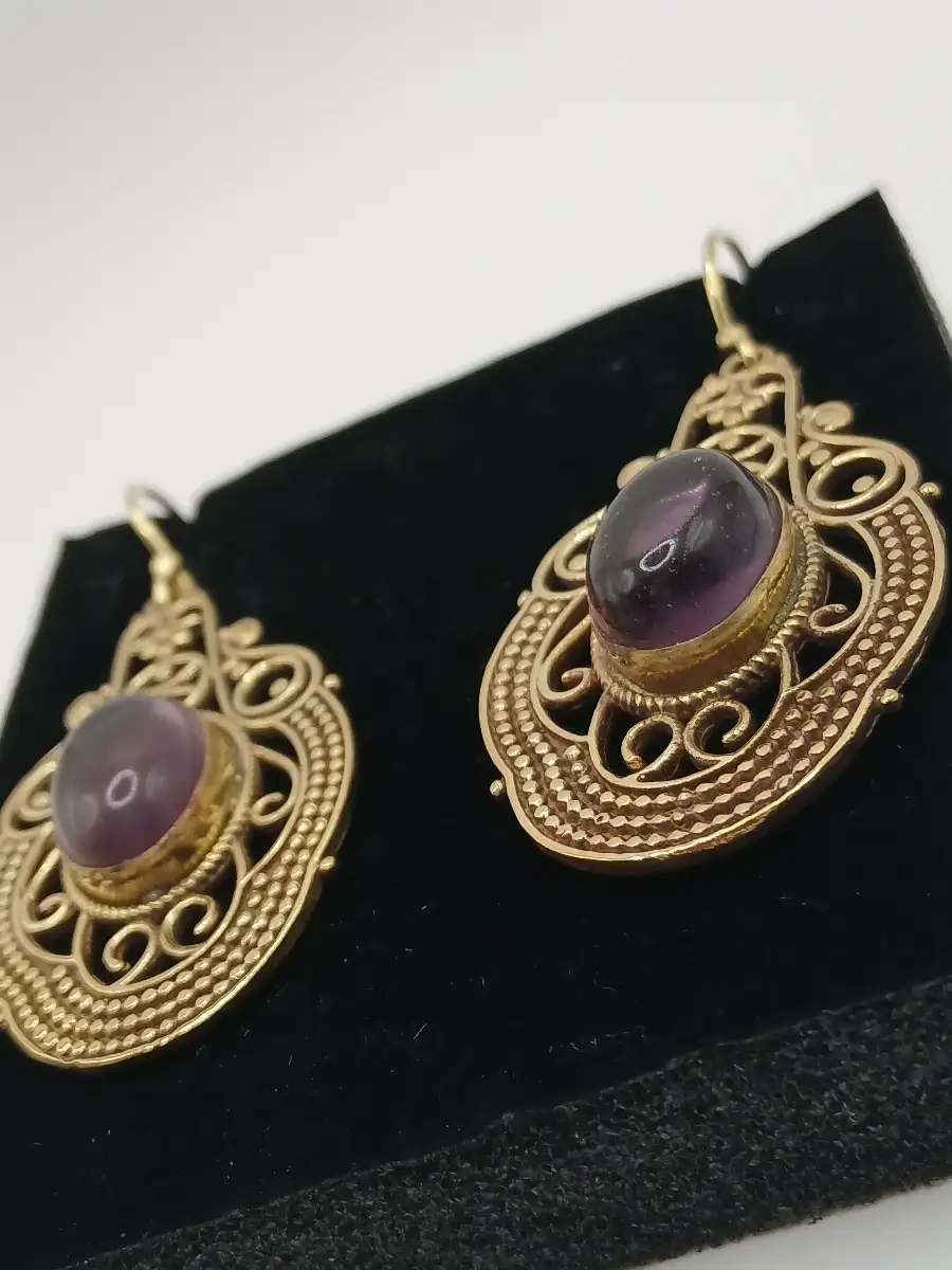 ✨ Boucles d’oreilles en laiton & pierre naturelle – Élégance bohème et caractère