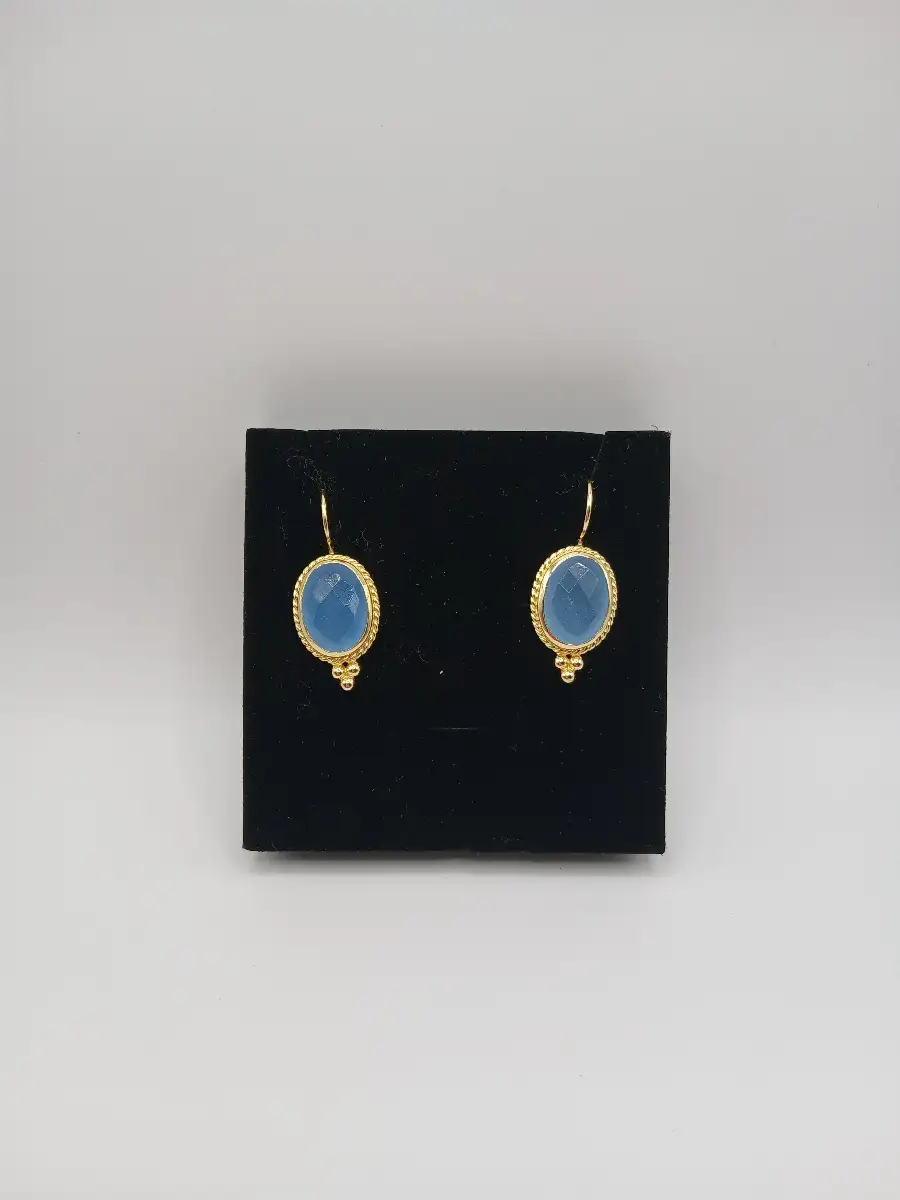 ✨ Boucles d’oreilles dorées & Iolite – Intuition & clarté intérieure