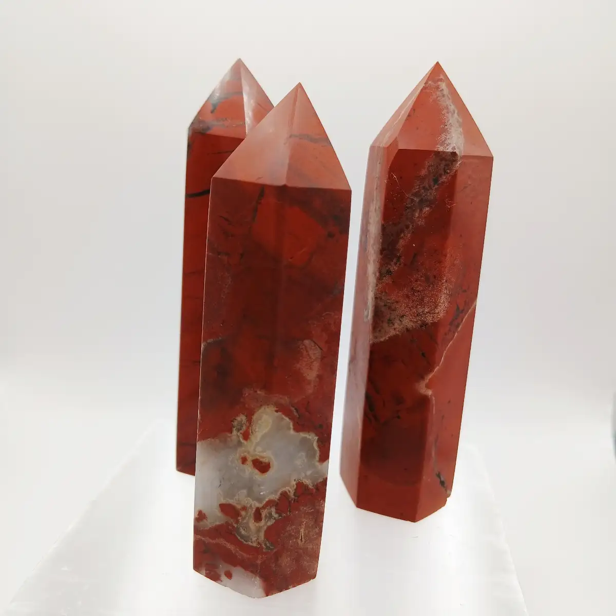 Pointe en Jaspe Rouge – Taille moyenne  Ancrage & force vitale