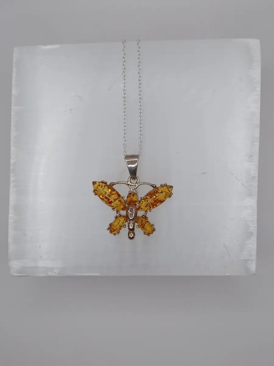 Pendentif Papillon en Ambre – Argent
