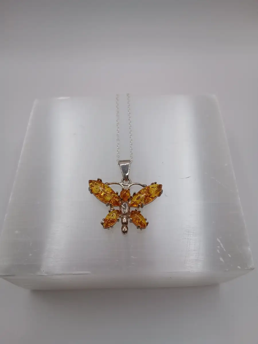 Pendentif Papillon en Ambre – Argent