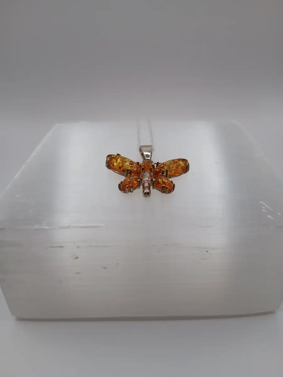 Pendentif Papillon en Ambre – Argent