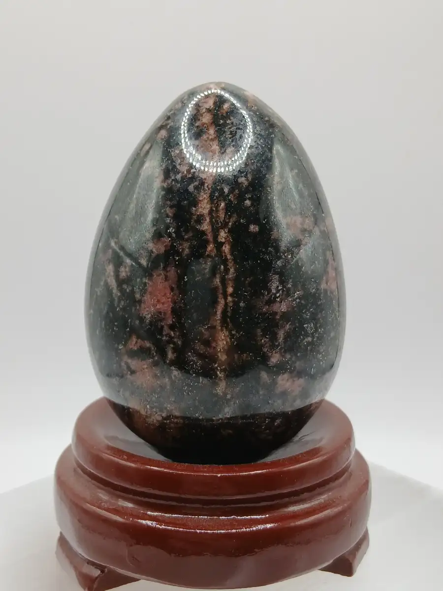 Œuf en Rhodonite – Ancrage & guérison émotionnelle
